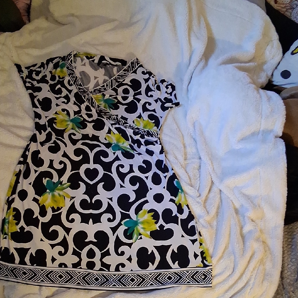 Alfani Black and White Patterned Garment